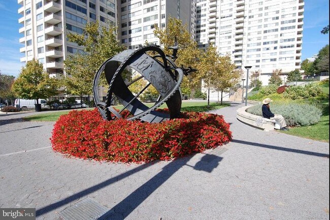 Building Photo - 5500 Friendship Blvd