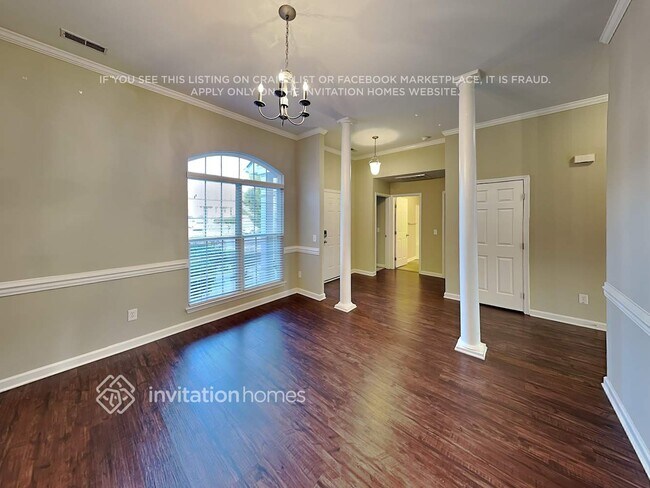 Building Photo - 2730 Shannon Dr