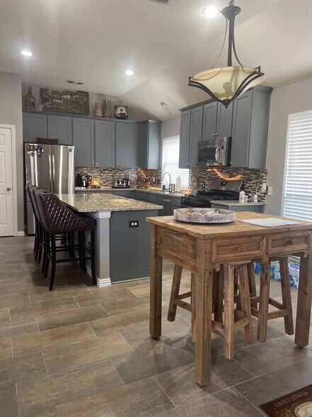 Building Photo - 3417 San Patricio Dr