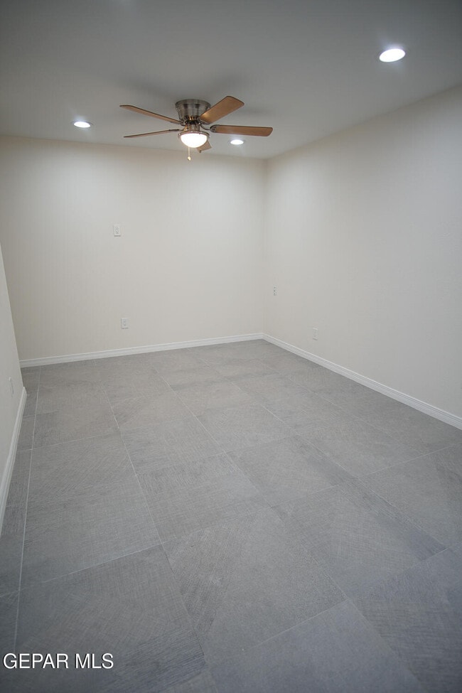 Building Photo - 4573 Bobolink Way