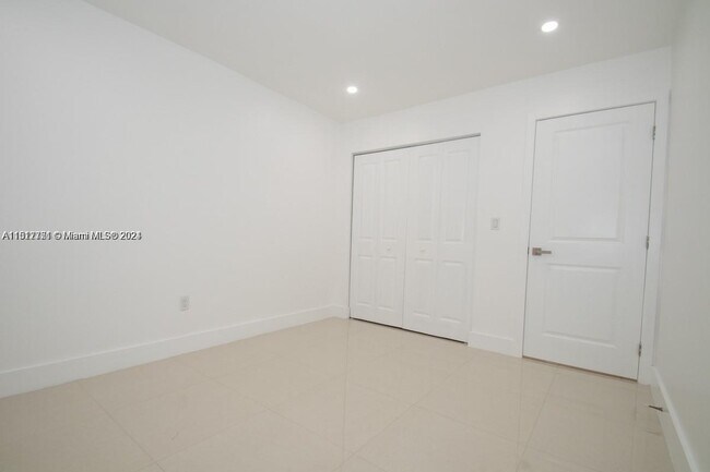 Building Photo - 233 NW 53rd Ave