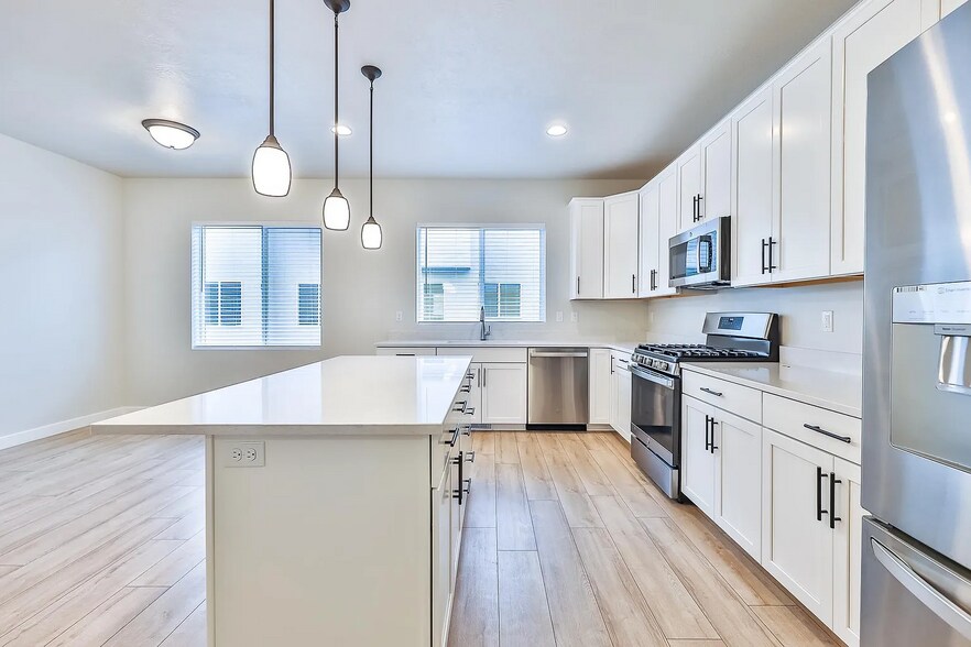 Building Photo - 15051 S Halter Way