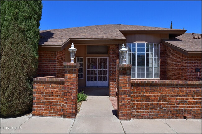 Building Photo - 6451 Loma De Cristo Dr