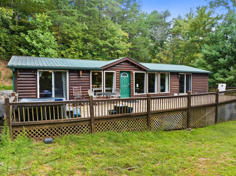 Building Photo - 1390 Snake Nation Rd