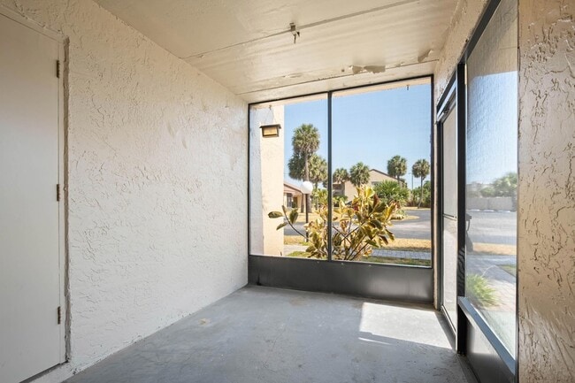 Building Photo - 1145 N Shannon Ave