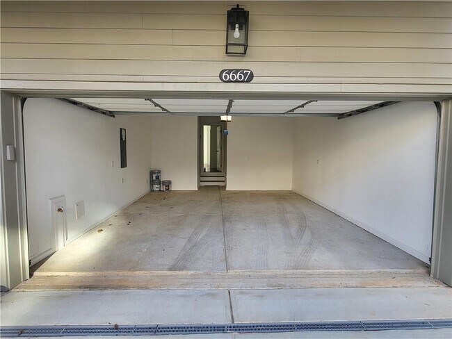 Building Photo - 6667 Prelude Dr