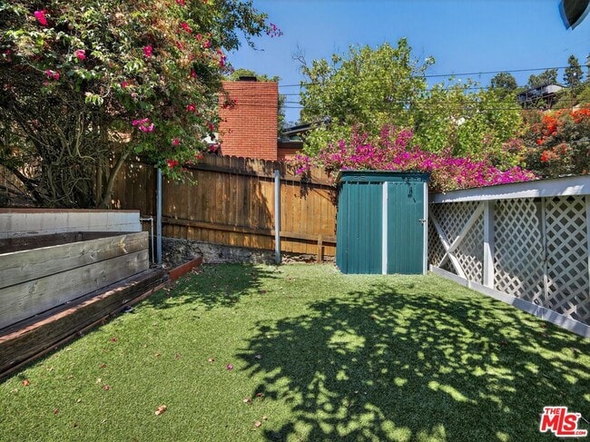 Building Photo - 2565 Glen Green St
