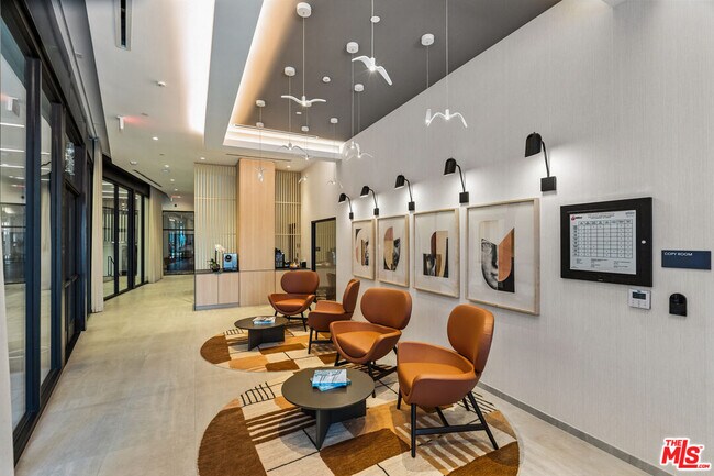 Building Photo - 2455 Overland Ave