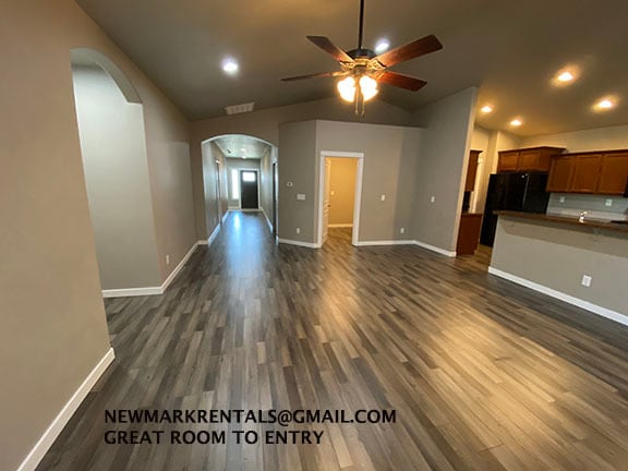 Building Photo - 1640 SW Panorama Dr