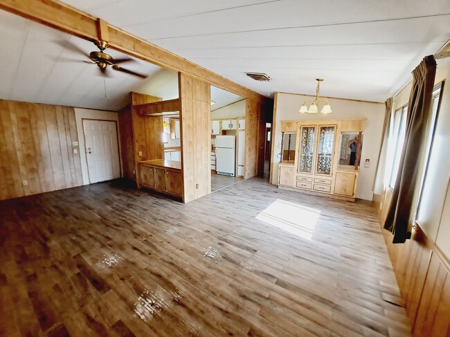 Building Photo - 2 Bedroom 2 Bathroom Trailer w/ Outdoor Sh...
