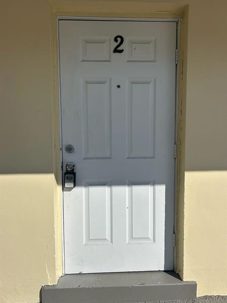 Building Photo - 405 6th Ave S