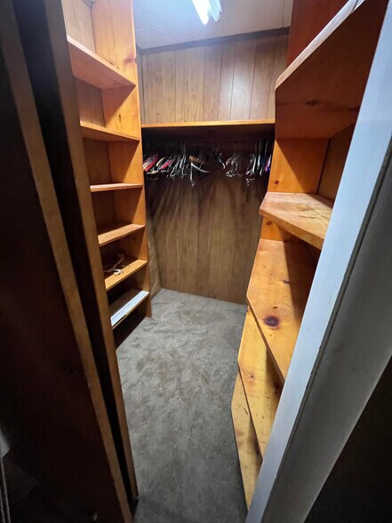 Building Photo - 15 Williams St