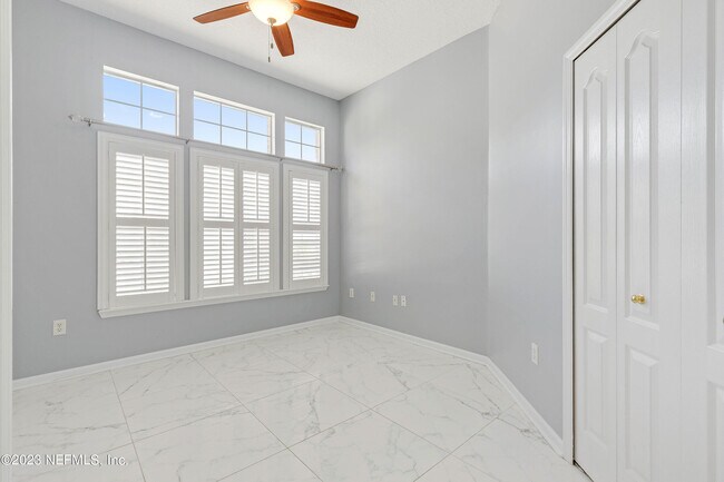 Building Photo - 429 Sea Spray Ln