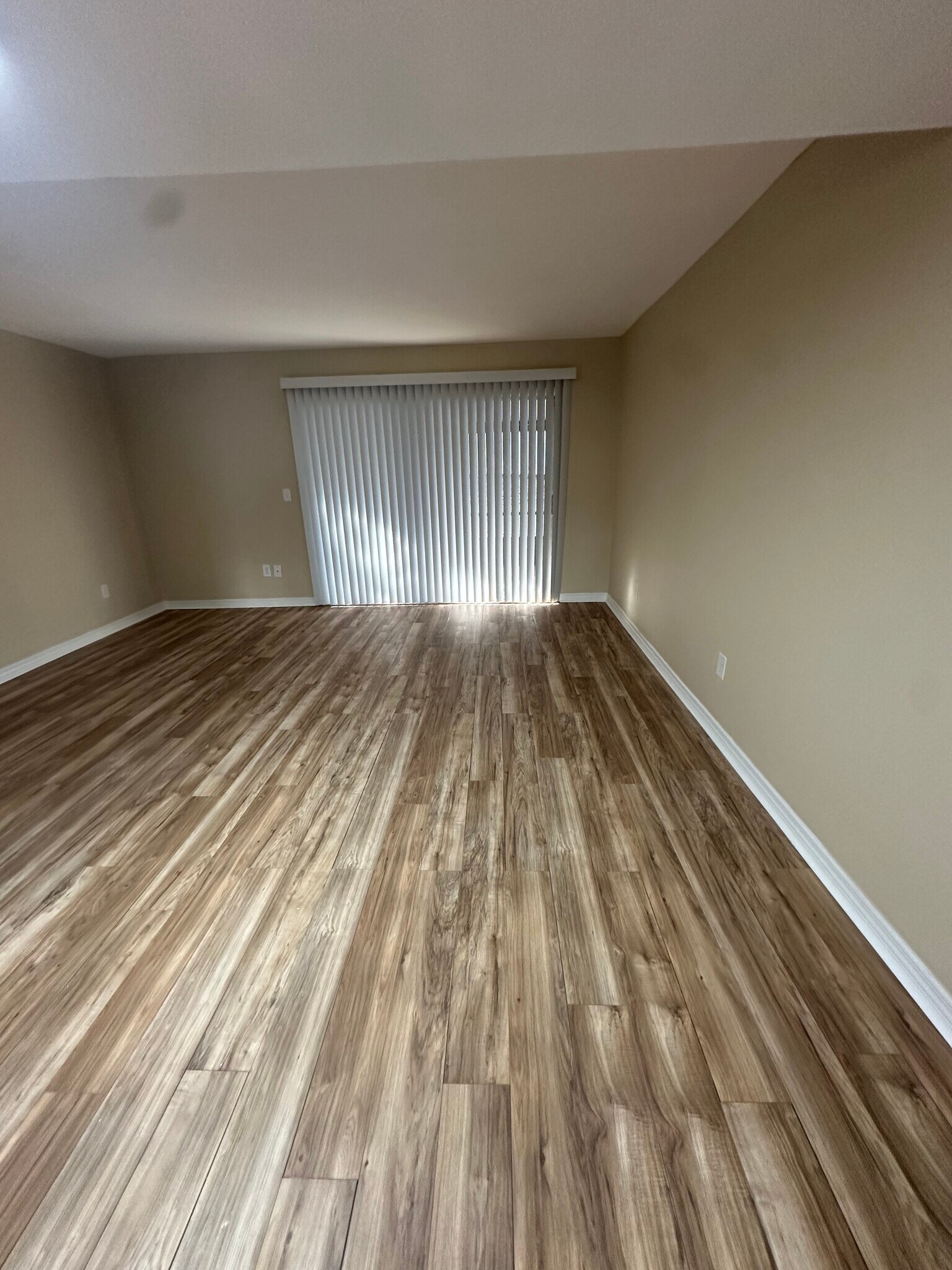 Building Photo - 621 W Indiana Ave