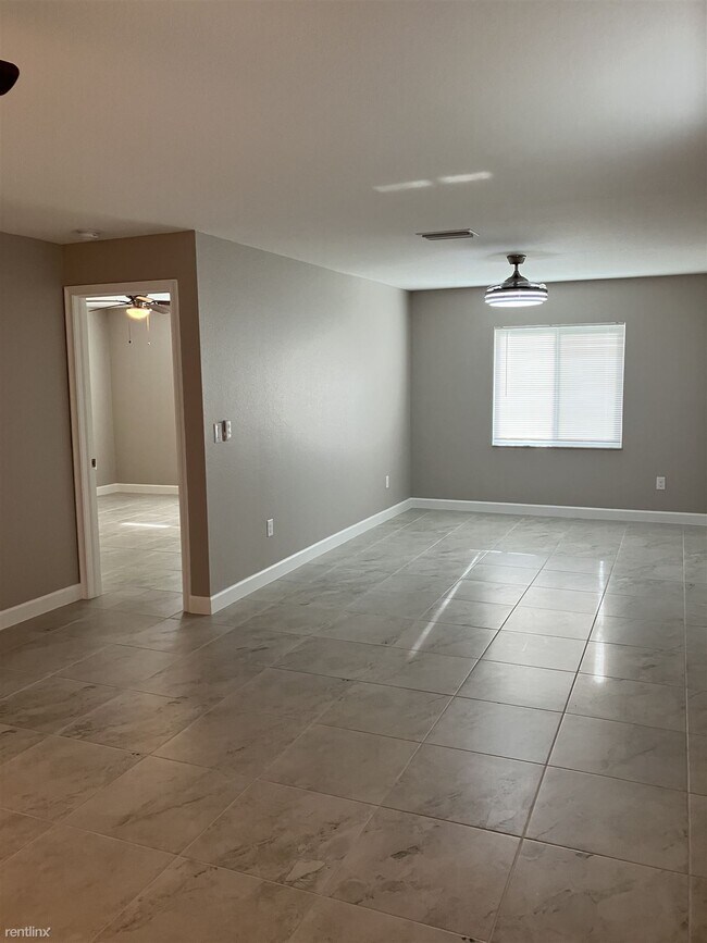 Building Photo - 3 br, 2 bath Duplex - 127 Boundary Bouleva...
