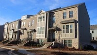 Building Photo - 2669 Vlg Pk Bnd