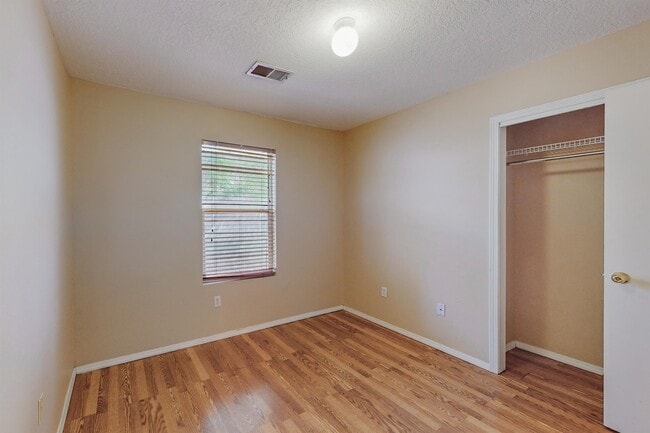 Building Photo - 10728 Hatch Dr NW