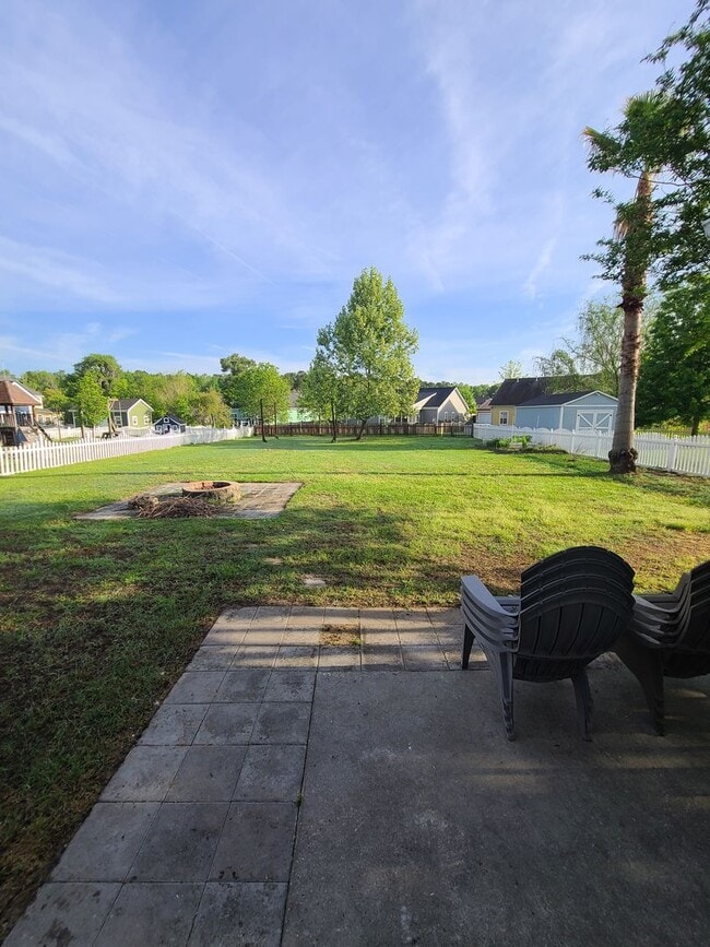 Building Photo - Welcome Home to Comfort and Style in North Charleston, SC!