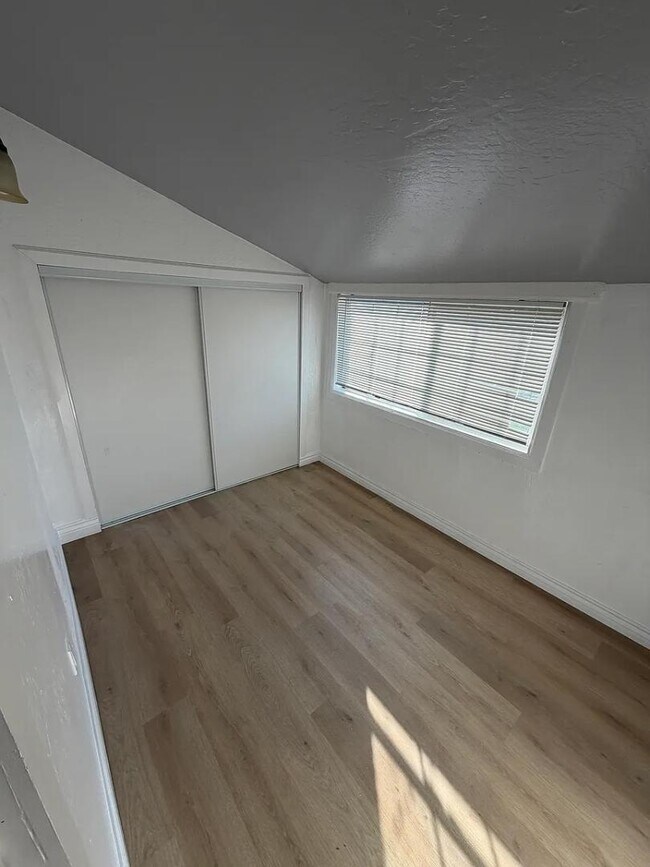 Building Photo - 41 Sanrive Ave