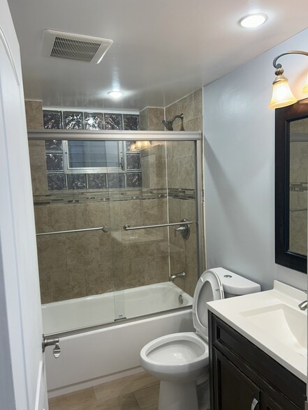 Building Photo - 2017 N 72nd Ct