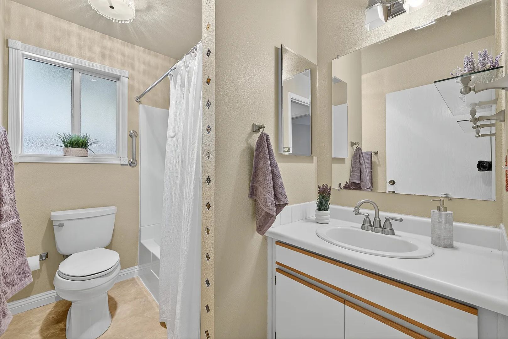 Building Photo - 211 Stony Point Rd