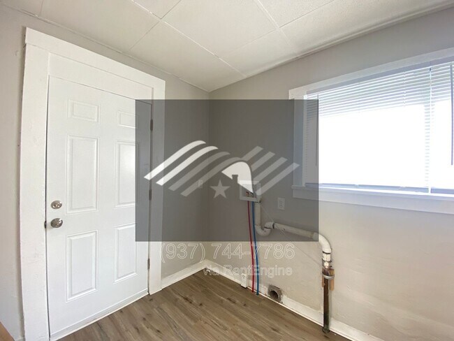 Building Photo - 323 Harrison St