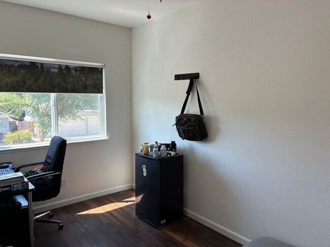 Building Photo - 4 Bedroom 2 bathroom home in Mace Ranch Davis