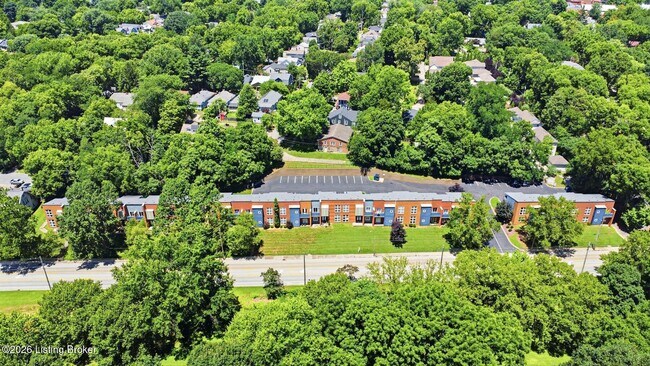 Building Photo - 2745 Grinstead Dr