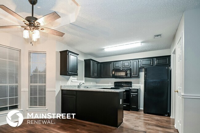 Building Photo - 1320 Greenfield Dr