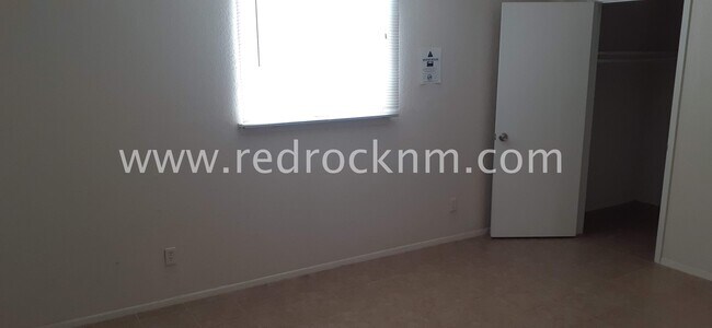 Building Photo - 2800 Cerrillos Rd