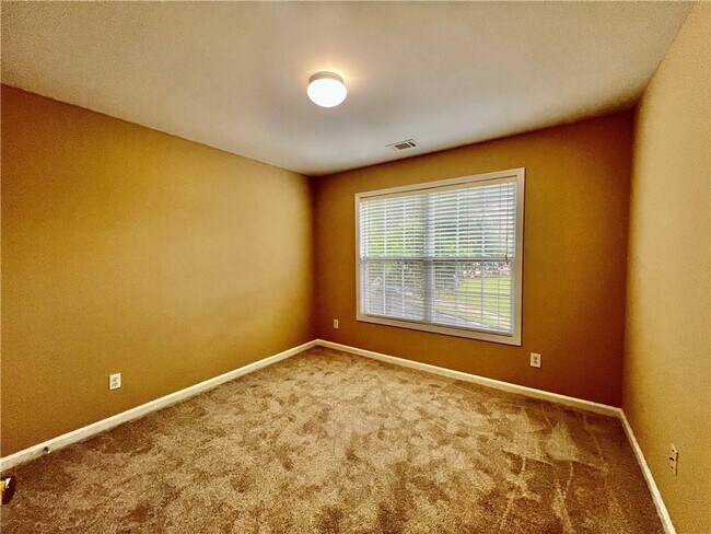 Building Photo - 1720 Rutland Pass Dr SE
