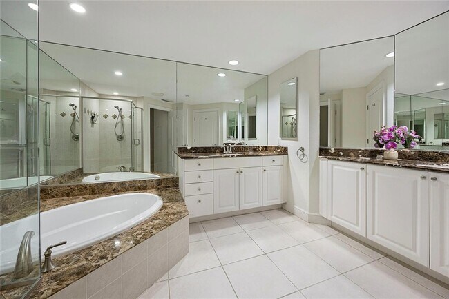 Building Photo - 14041 Bellagio Way