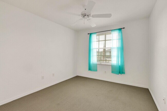Building Photo - 2988 SE Lexington Lakes Dr