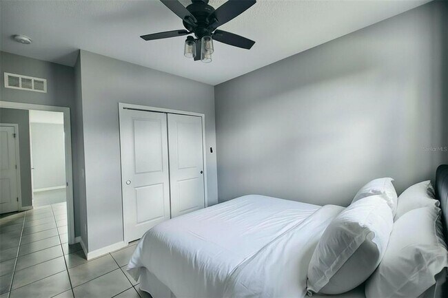 Building Photo - 2087 Emerald Springs Dr