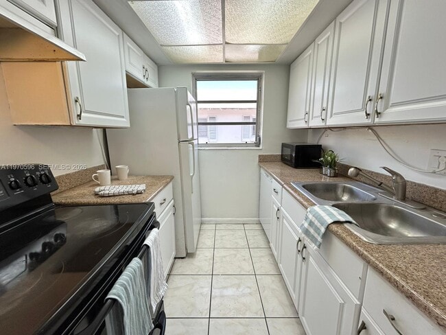 Building Photo - 7426 SW 82nd St