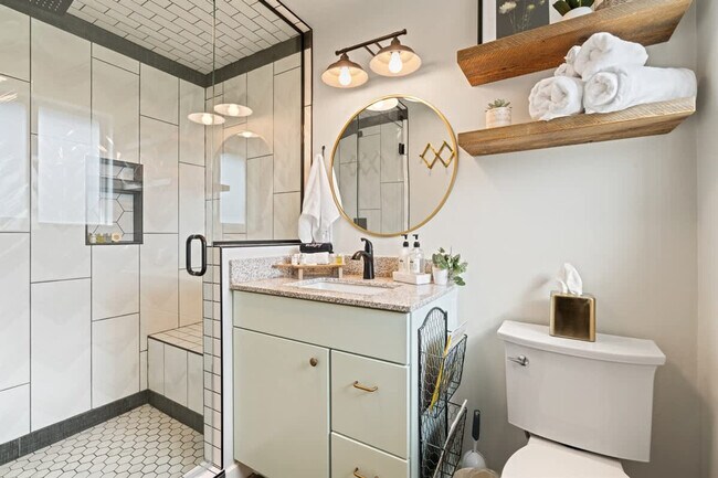 Building Photo - 3413 W Sunset Ave