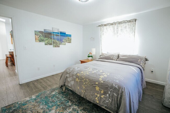 Building Photo - 4190 Hillside Ct