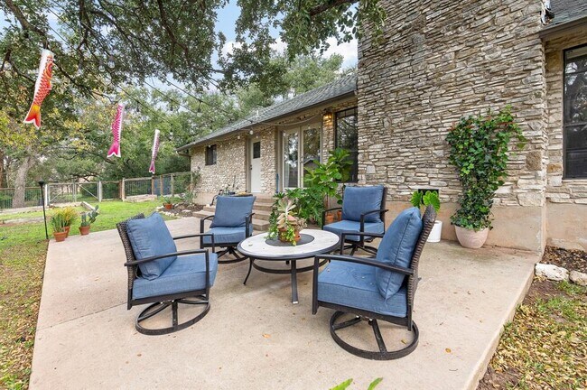 Building Photo - 11006 Yucca Dr