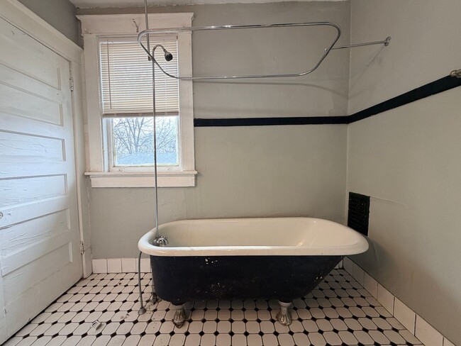 Building Photo - 1283 Harbert Ave