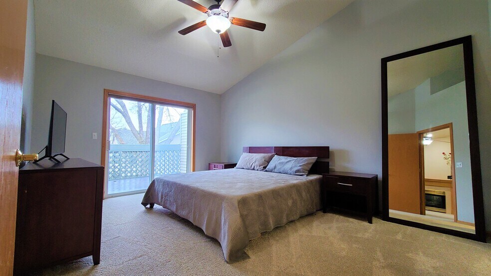 Building Photo - 1480 Violet Ln