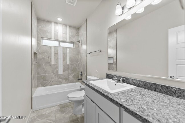 Building Photo - 3684 Springhaven Lp