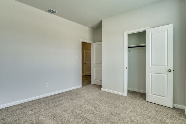 Building Photo - Gorgeous New Build Home in Ft. Worth - Cro...