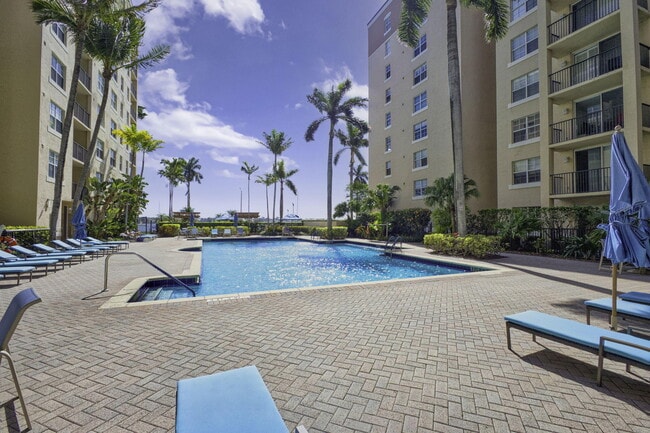 Building Photo - 1801 N Flagler Dr