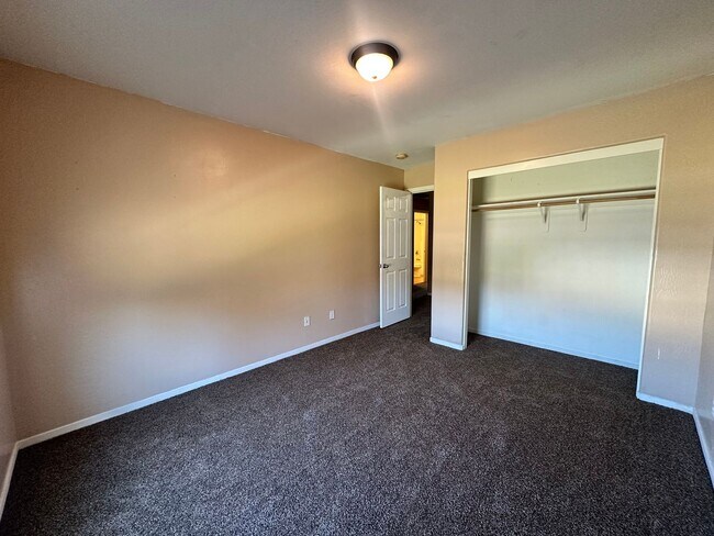 Building Photo - Hanford home w/pool coming soon!