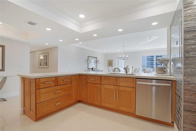 Building Photo - 3400 Galt Ocean Dr