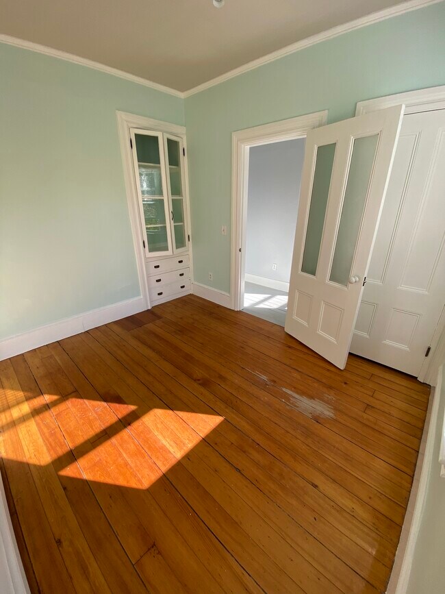 Inside Third bedroom - 86 Holden St