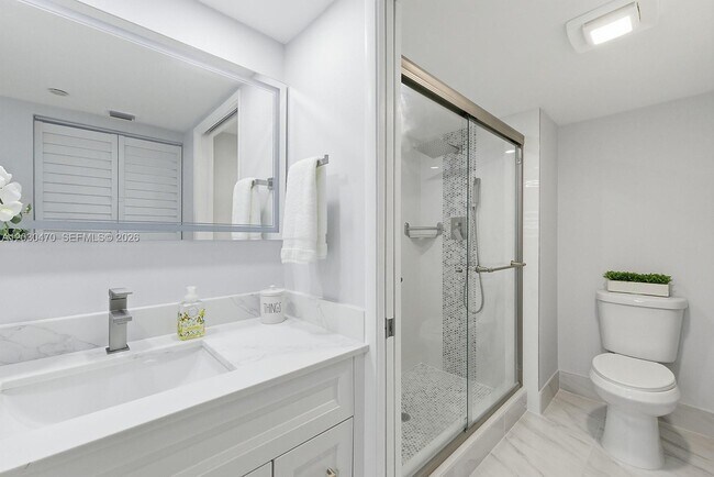 Building Photo - 550 SW 138th Ave