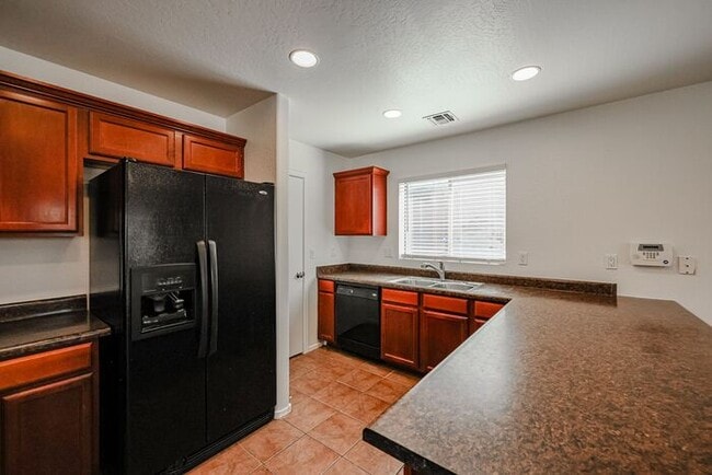 Building Photo - 4 BED 2.5 BATH, 2200+ SFT IN CAMELBACK RANCH, PHOENIX