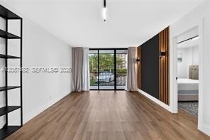 Building Photo - 3301 N Country Club Dr
