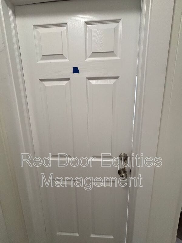 Building Photo - 522 N High St